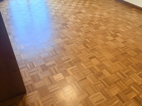 Levigatura parquet rovere naturale a Vercelli