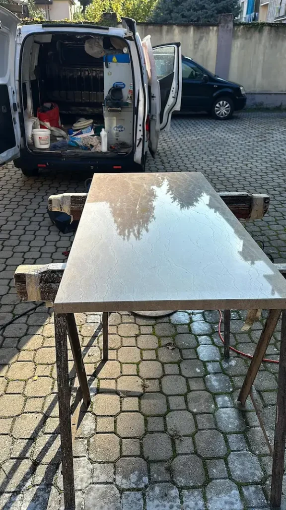 Intervento di lucidatura marmo a domicilio a Vercelli con attrezzatura professionale Palumbo Pavimenti